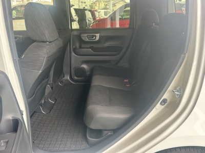 N-WGN(ホンダ)中古車 後席内装