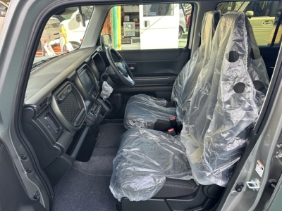 ハスラー(スズキ)届出済未使用車 前席内装