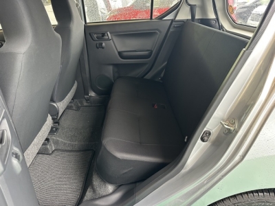 ミライースのOEM(ダイハツ)中古車 後席内装