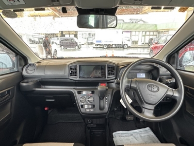 ミライースのOEM(ダイハツ)中古車 後席から見た前席
