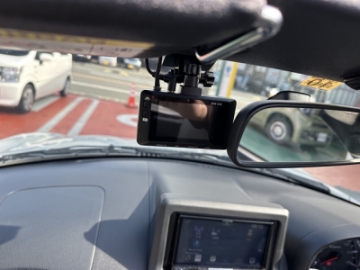 コペン(ダイハツ)中古車 後席から見た前席