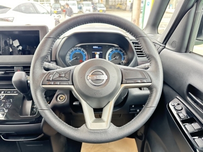新型ルークス(ニッサン)中古車 内外装写真