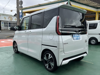 新型ルークス(ニッサン)ディーラ-試乗車 後方
