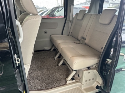 NV100クリッパーリオ(ニッサン)中古車 後席内装
