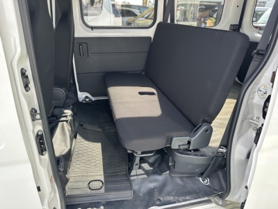 ハイゼットカーゴのOEM(ダイハツ)中古車 後席内装