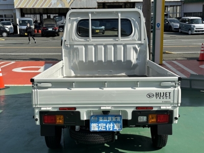 ハイゼットトラック(ダイハツ)届出済未使用車 後席から見た前席