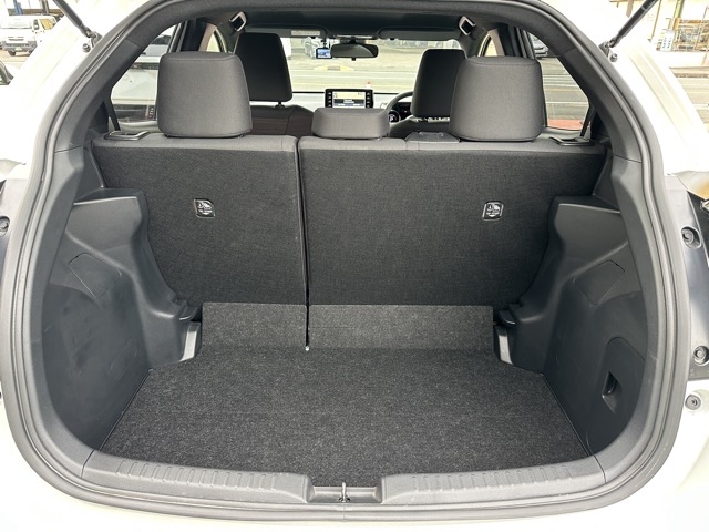 ヤリス(トヨタ)中古車 8