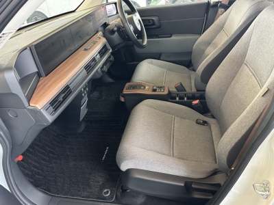 HONDA e(ホンダ)中古車 前席内装