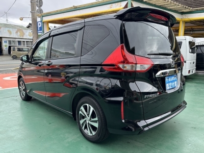 フリード+(ホンダ)中古車 後方