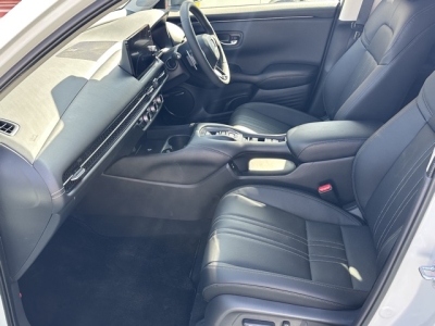 ZR-V(ホンダ)中古車 前席内装