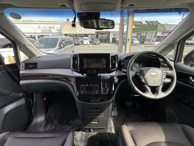 エルグランド(ニッサン)中古車 内外装写真