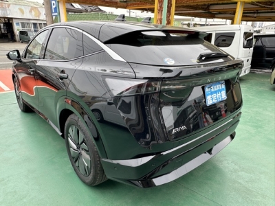 アリア(ニッサン)登録済未使用車 後方