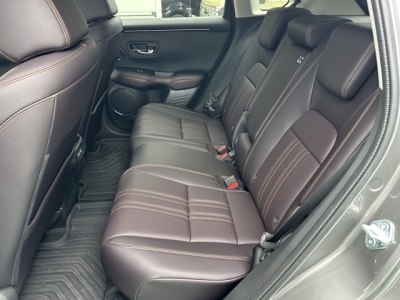 ZR-V(ホンダ)中古車 後席内装