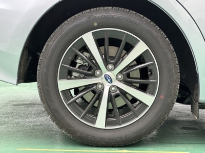 インプレッサスポーツ(スバル)中古車 内外装写真他２