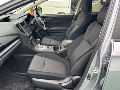 インプレッサスポーツ(スバル)中古車 前席内装