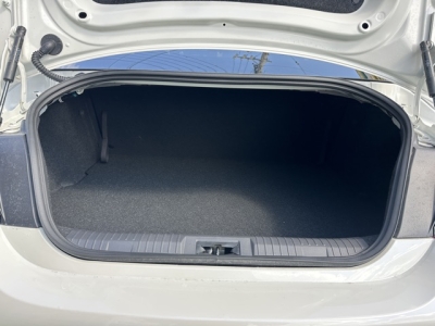 BRZ(スバル)中古車 後席内装