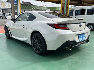 GR86の共同開発車(トヨタ)中古車 後方