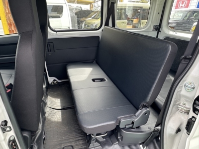 ハイゼットカーゴ(ダイハツ)中古車 後席内装