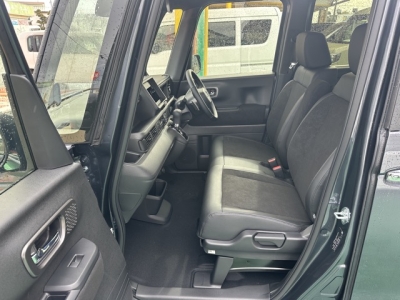 新型N-BOX(ホンダ)届出済未使用車 前席内装