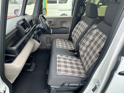 N-BOX(ホンダ)届出済未使用車 前席内装