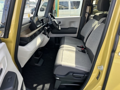 新型N-BOX(ホンダ)中古車 前席内装