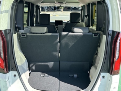 新型N-BOX(ホンダ)ディーラ-試乗車 内外装写真他２