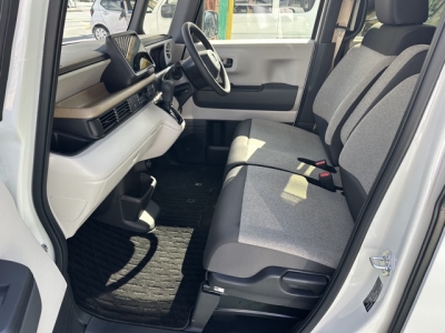 新型N-BOX(ホンダ)ディーラ-試乗車 前席内装