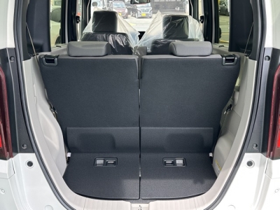 新型N-BOX(ホンダ)届出済未使用車 内外装写真他２