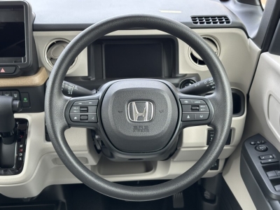 新型N-BOX(ホンダ)届出済未使用車 内外装写真