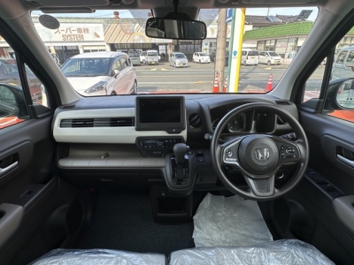 N-WGN(ホンダ)中古車 後席から見た前席
