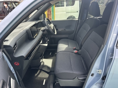サクラ(ニッサン)中古車 前席内装