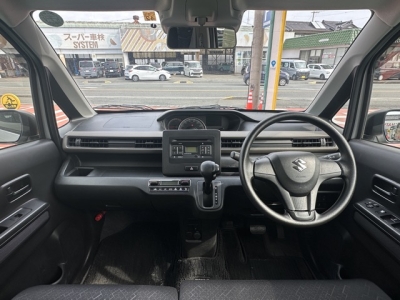 ワゴンR(スズキ)中古車 後席から見た前席