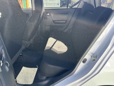 ミライースのOEM(ダイハツ)中古車 後席内装