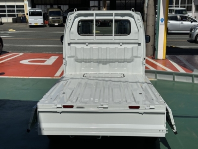 キャリイトラックのOEM(スズキ)届出済未使用車 内外装写真他