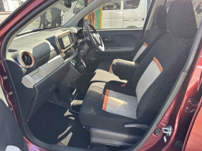 パッソ(トヨタ)中古車 前席内装