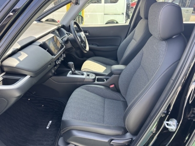 フィット(ホンダ)中古車 前席内装