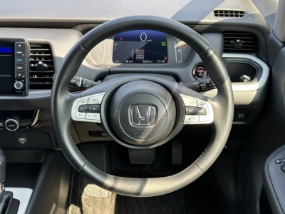 フィット(ホンダ)中古車 内外装写真