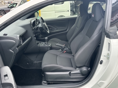 GRヤリス(トヨタ)中古車 前席内装