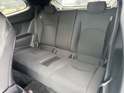 GRヤリス(トヨタ)中古車 後席内装