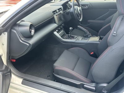 BRZ(スバル)中古車 内外装写真