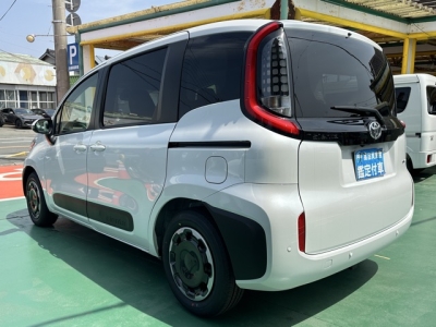 シエンタ(トヨタ)登録済未使用車 後方