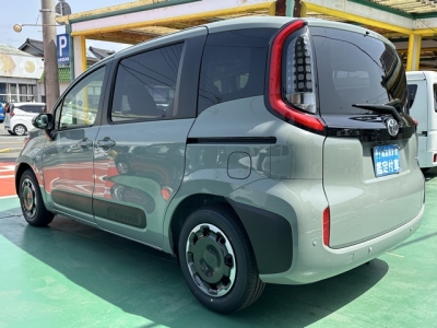 シエンタ(トヨタ)登録済未使用車 後方