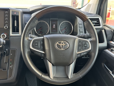 グランエース(トヨタ)中古車 内外装写真他２
