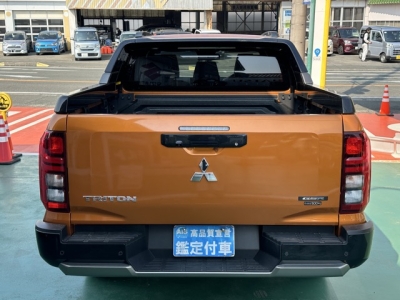 トライトン(三菱)中古車 内外装写真他２