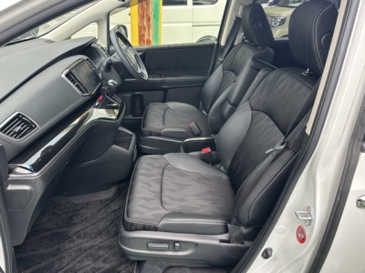 オデッセイ(ホンダ)中古車 前席内装