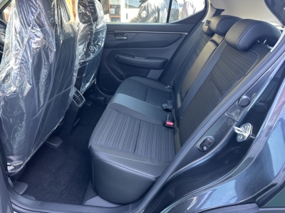 WR-V(ホンダ)登録済未使用車 後席内装