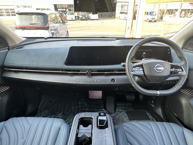 アリア(ニッサン)中古車 6