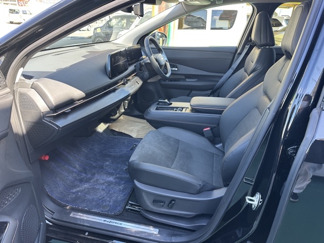アリア(ニッサン)中古車 3