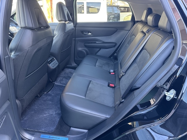 アリア(ニッサン)中古車 4