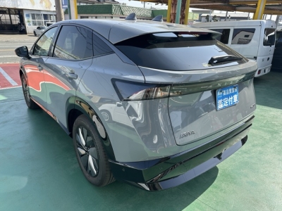 アリア(ニッサン)登録済未使用車 後方